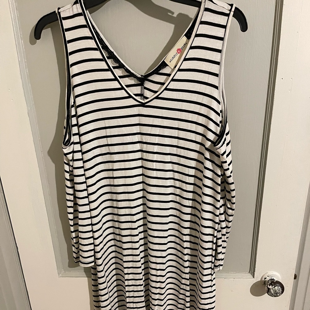 Striped V-Neck Sleeveless Women’s Dress - Black & White